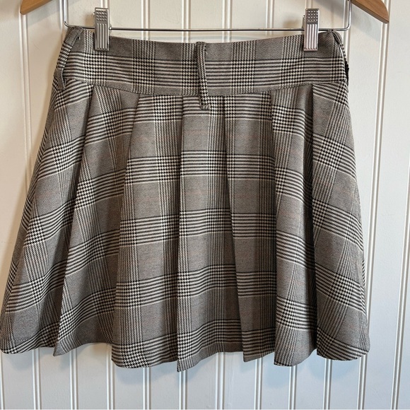 Plaid Button-Front Skirt pleated fall size small - Picture 3 of 10